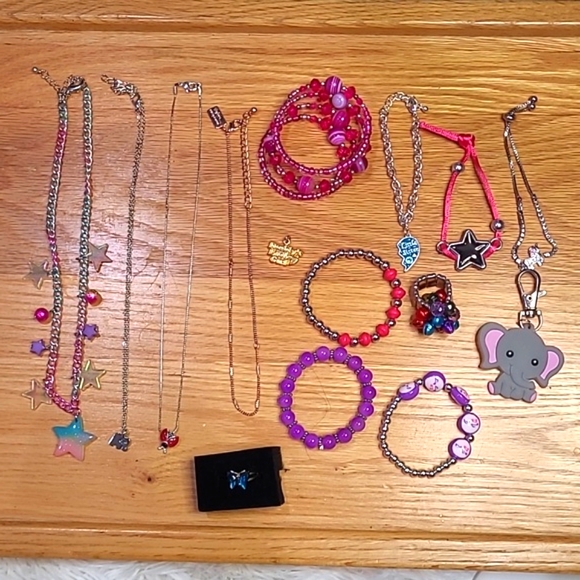 Bundle lot of girls' jewelry Necklaces bracelets stars unicorns ladybug 15 piece - Picture 2 of 13